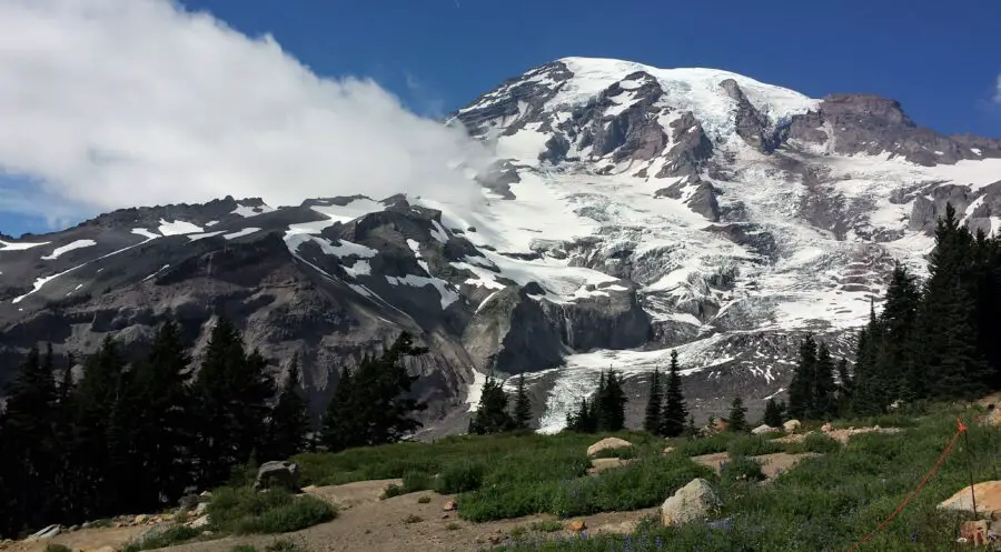 The majestic Mount Rainier close to Seattle