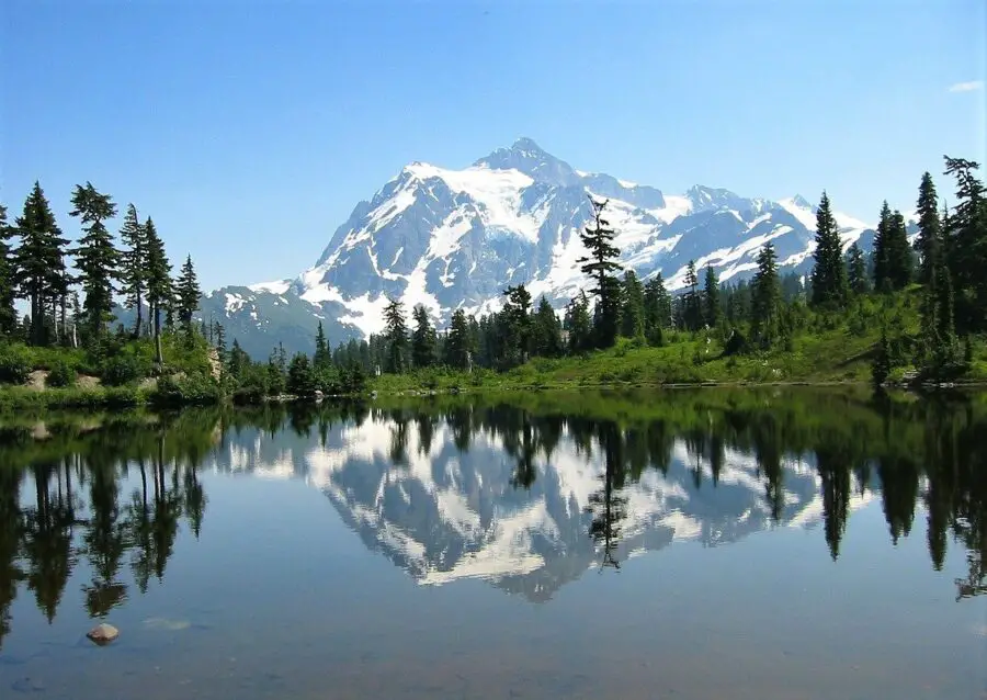 A lake and a beautiful mountain in North Cascades National Park near Seattle, Washington