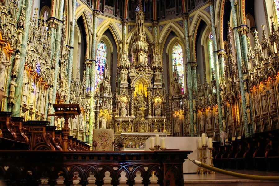 The ornate alter of the Notre Dame Cathedral Basilica in Ottawa, Canada